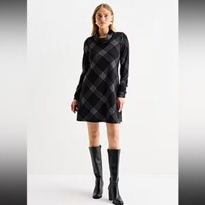 R&K Black & White Plaid Shift Dress with detachable scarf size Small NWT